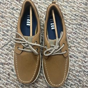 NEW Sperry boys PlusWave shoes in tan.